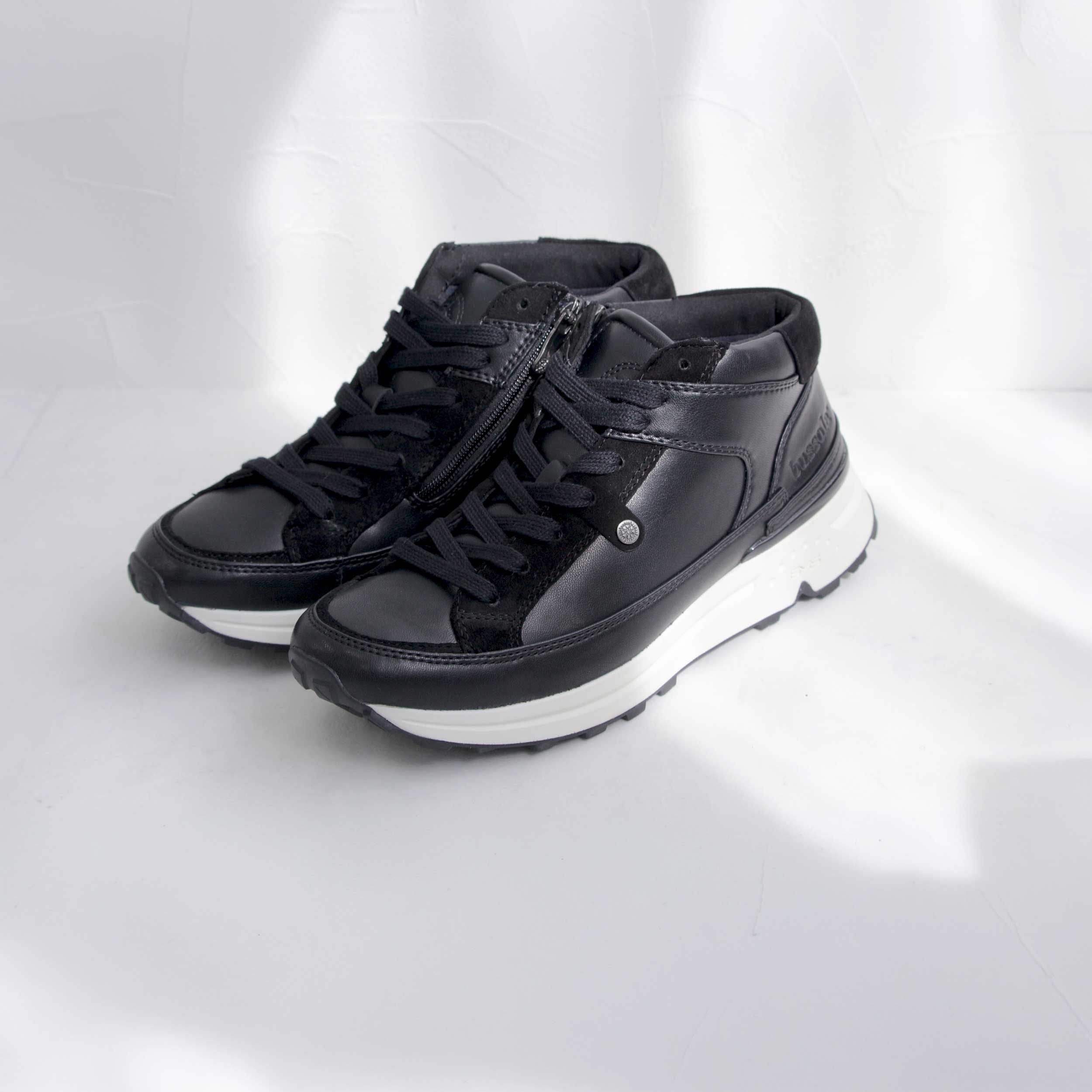 スニーカー BW2477