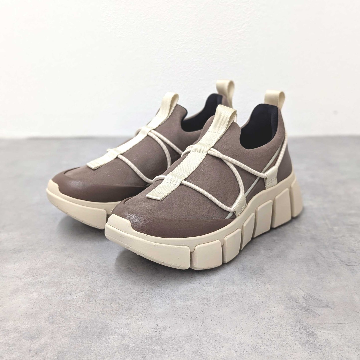 スニーカー BS2543