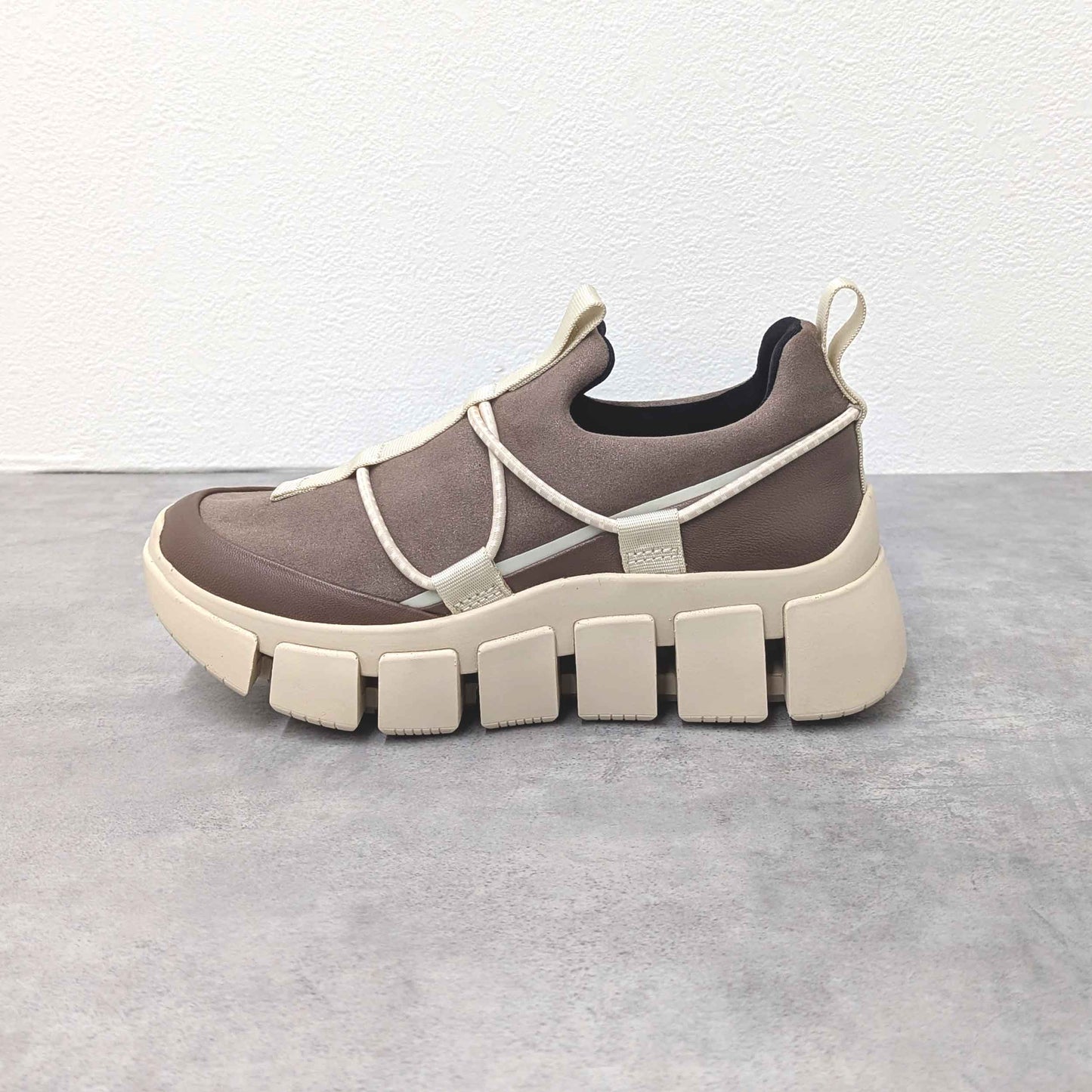 スニーカー BS2543