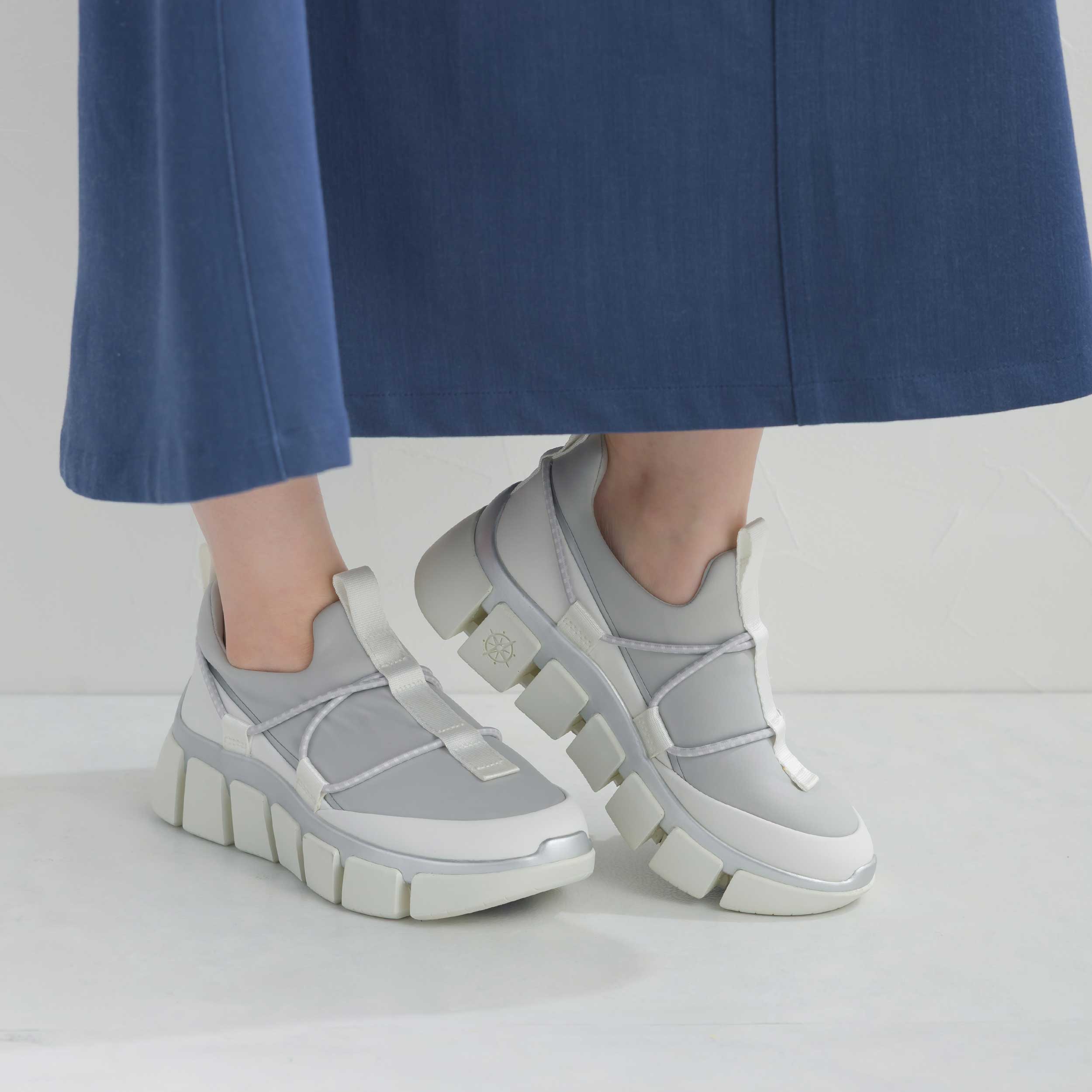 スニーカー BS2543