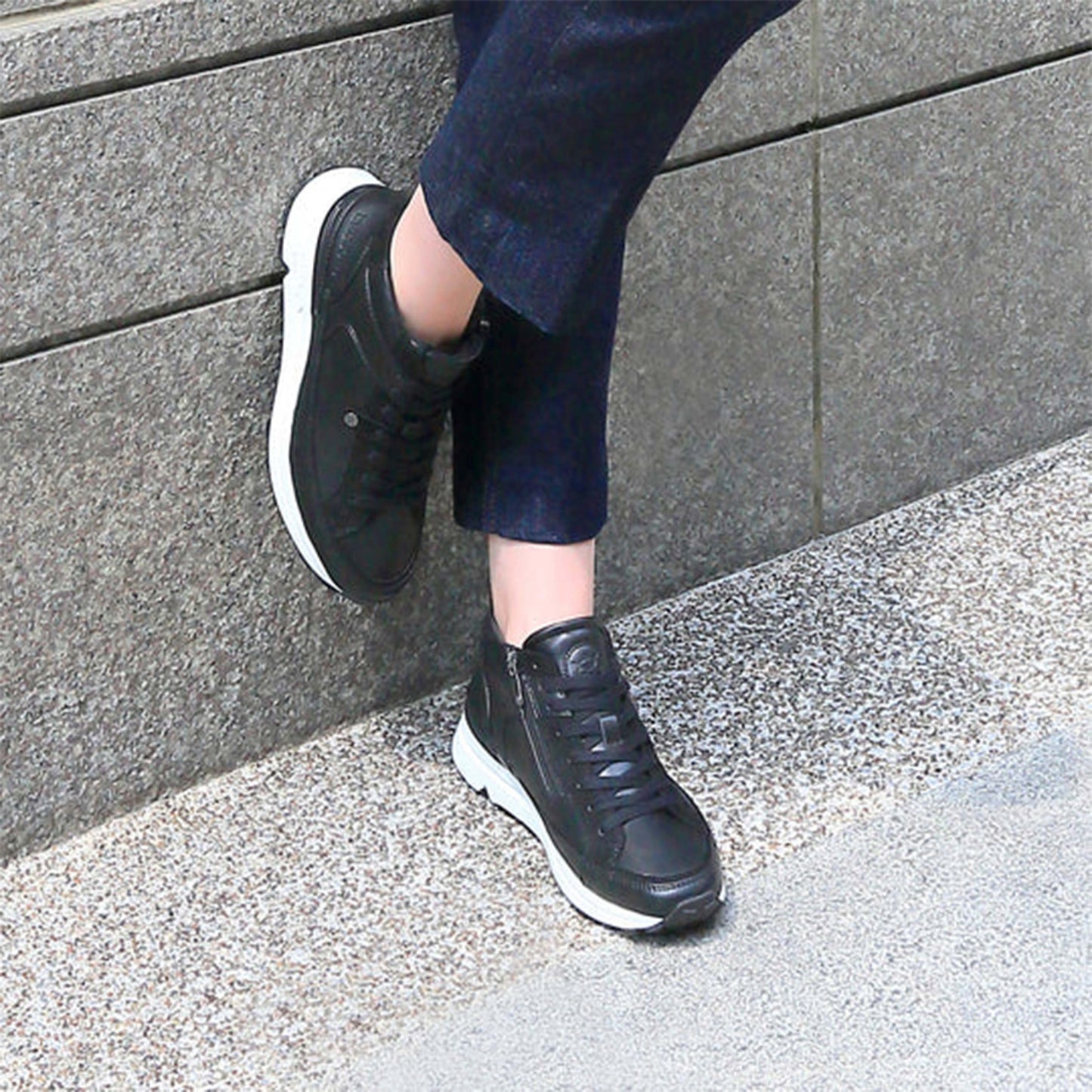 スニーカー BW2477