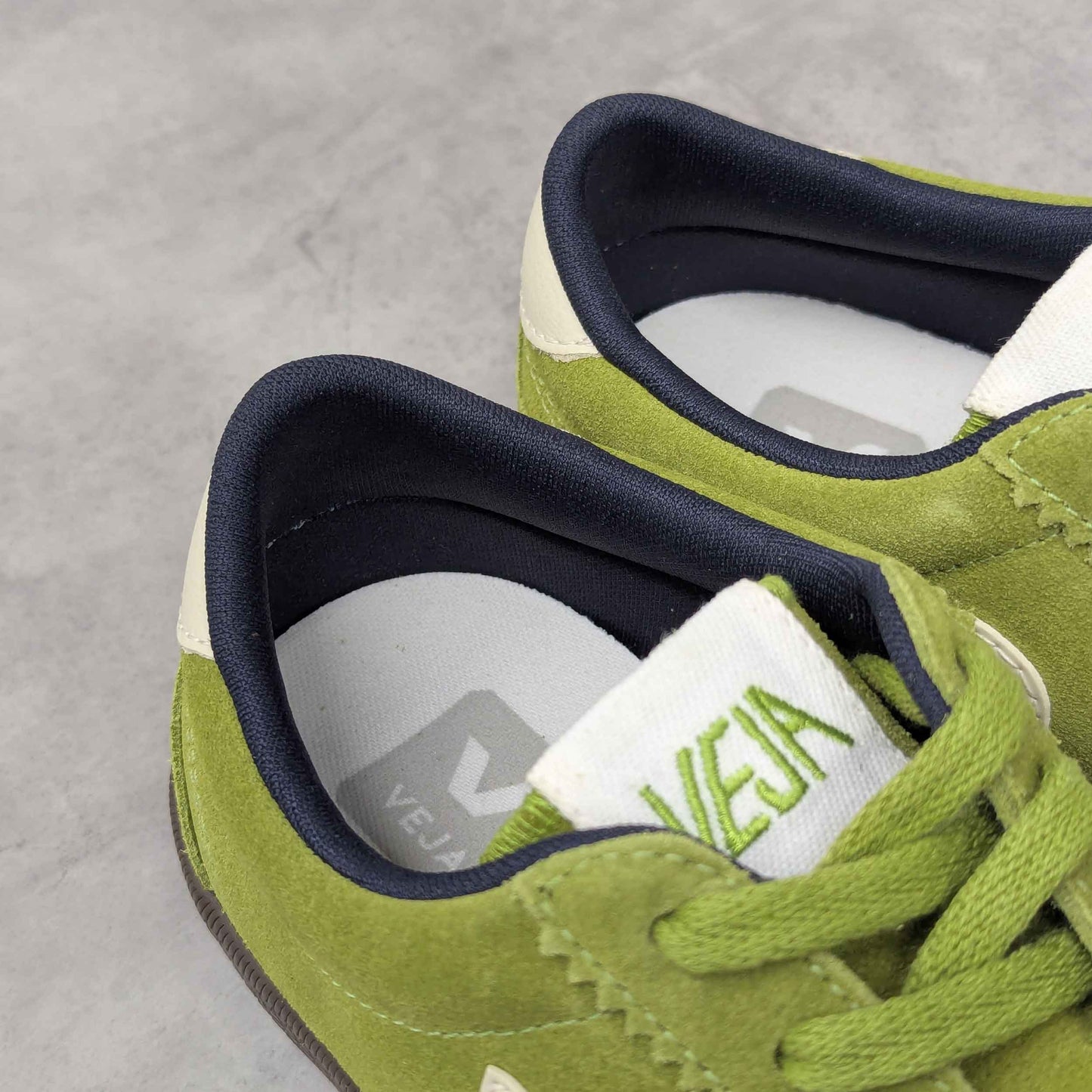 スニーカー VOLLEY