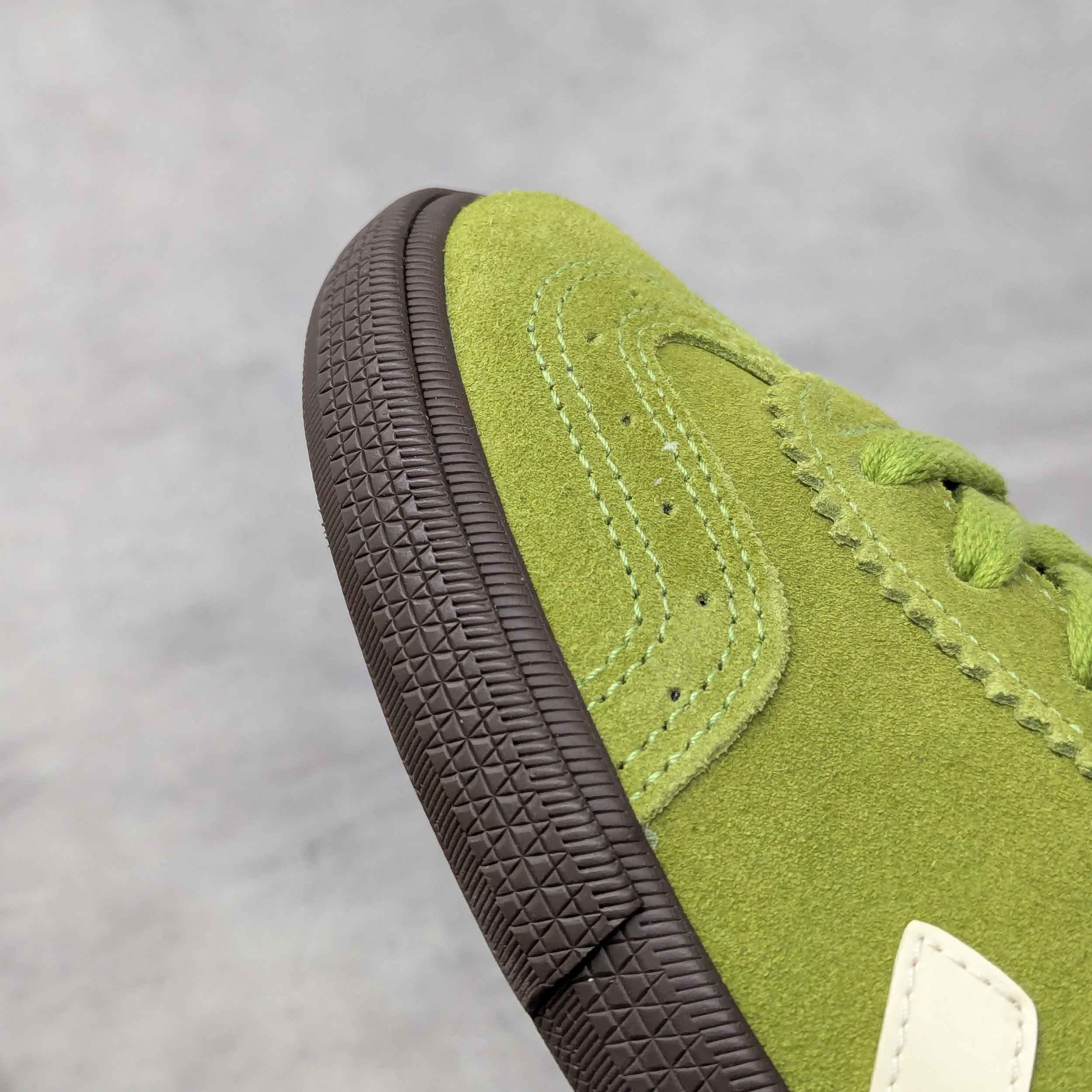 スニーカー VOLLEY