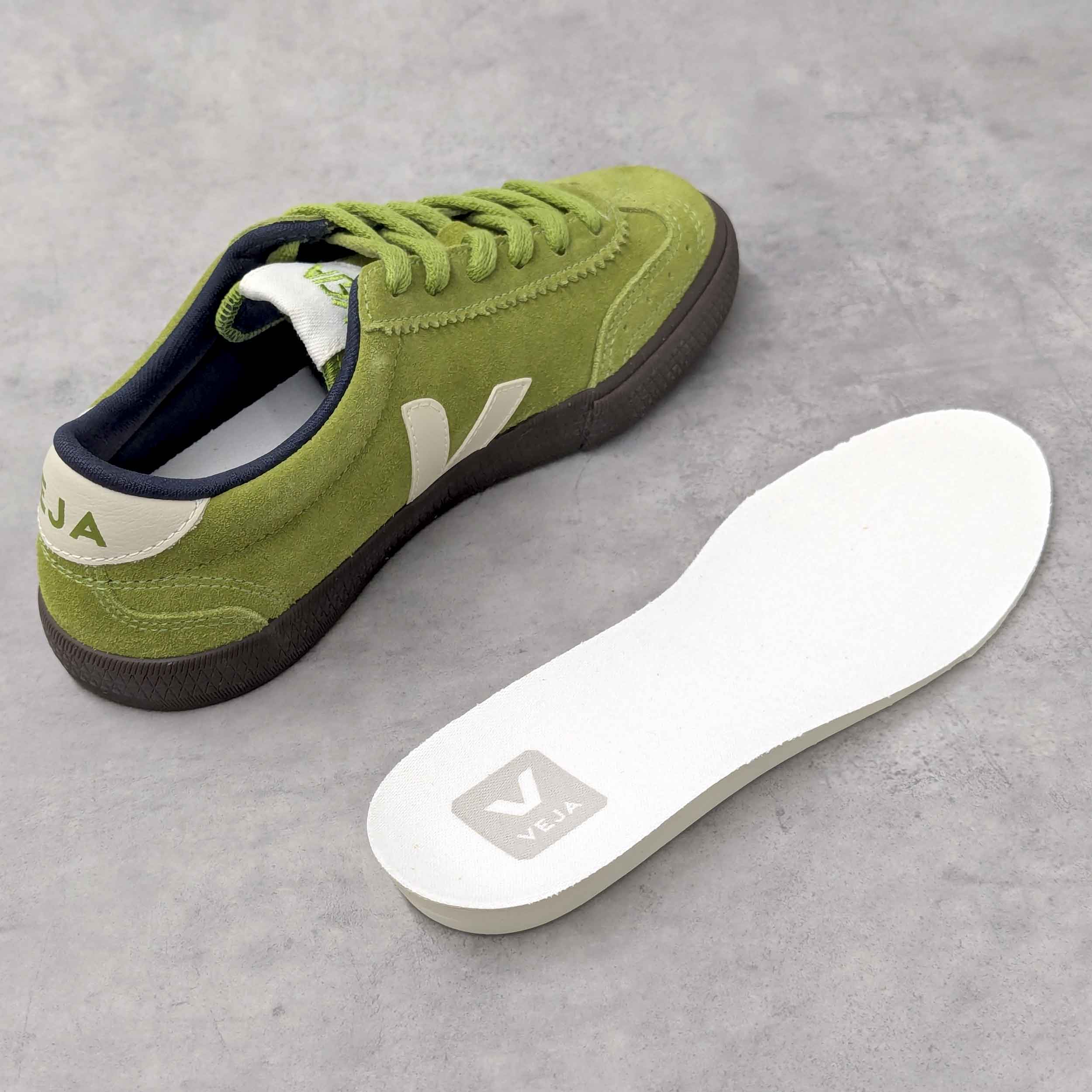 スニーカー VOLLEY