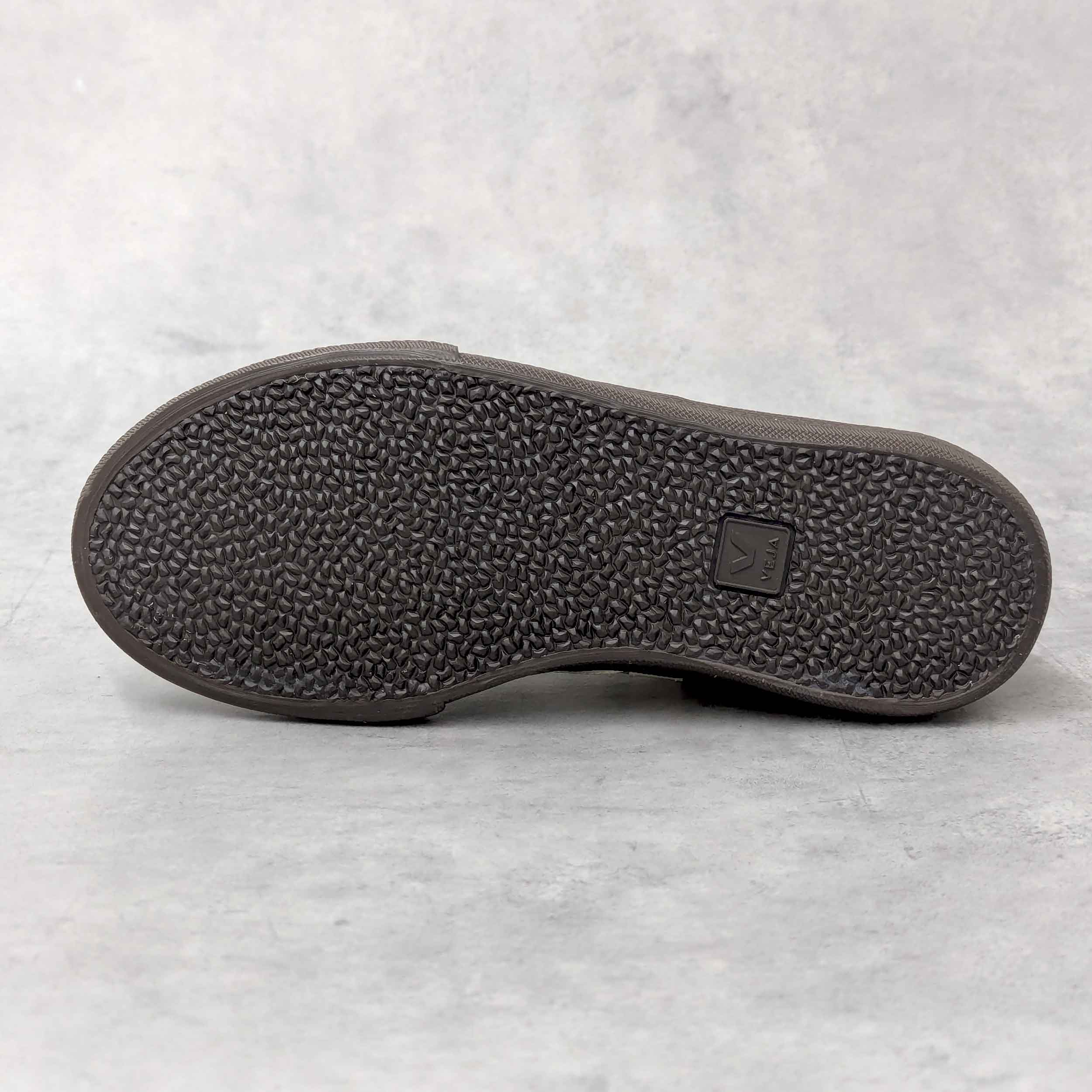 スニーカー VOLLEY