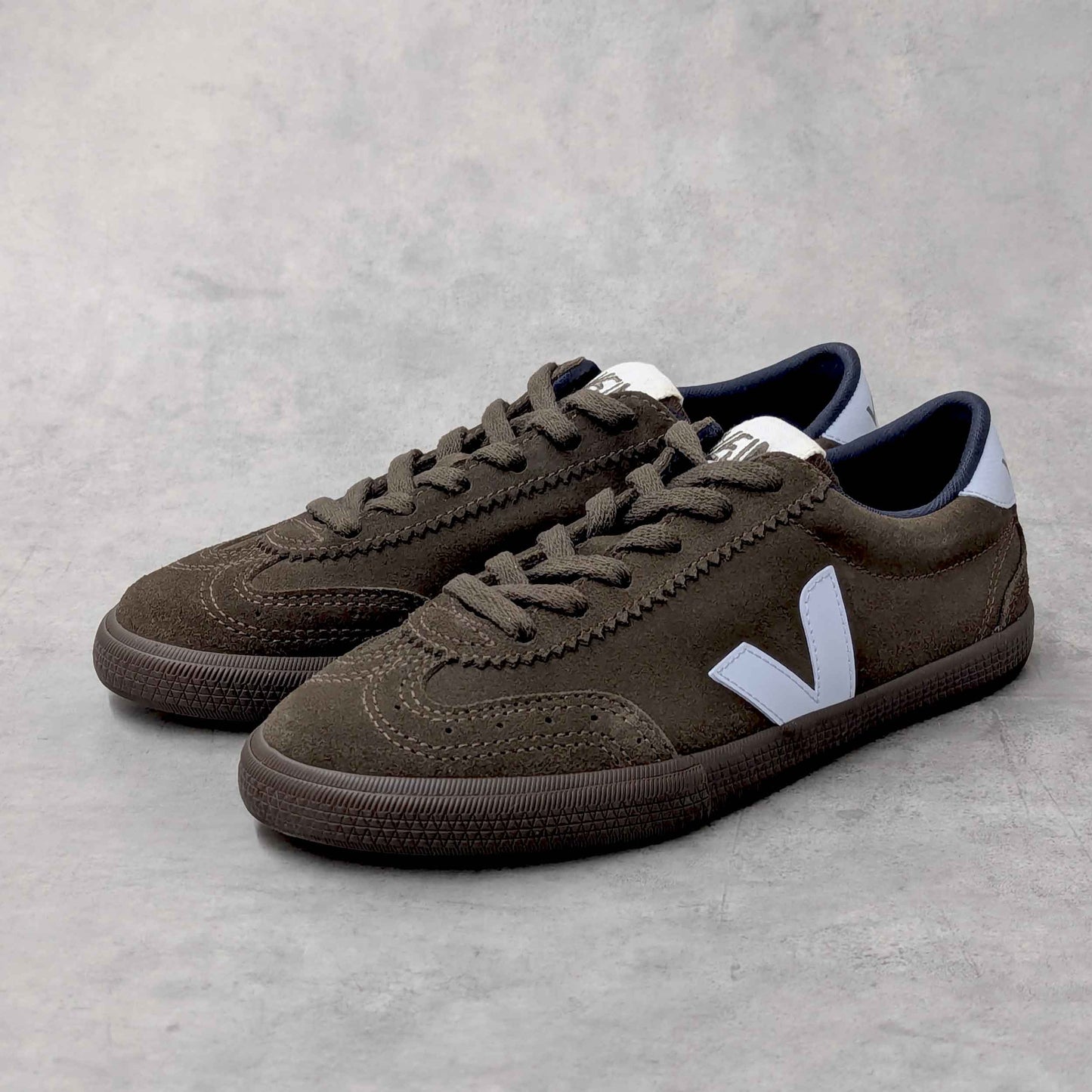 スニーカー VOLLEY