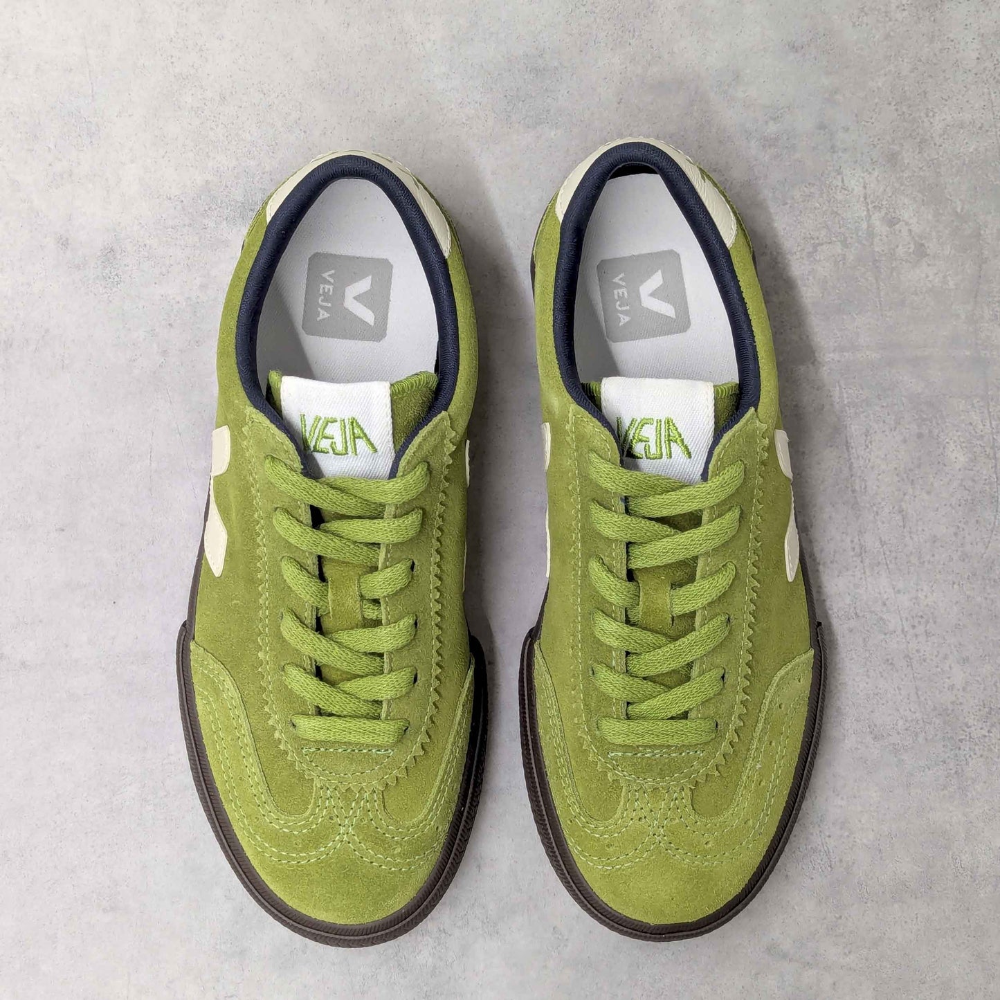 スニーカー VOLLEY