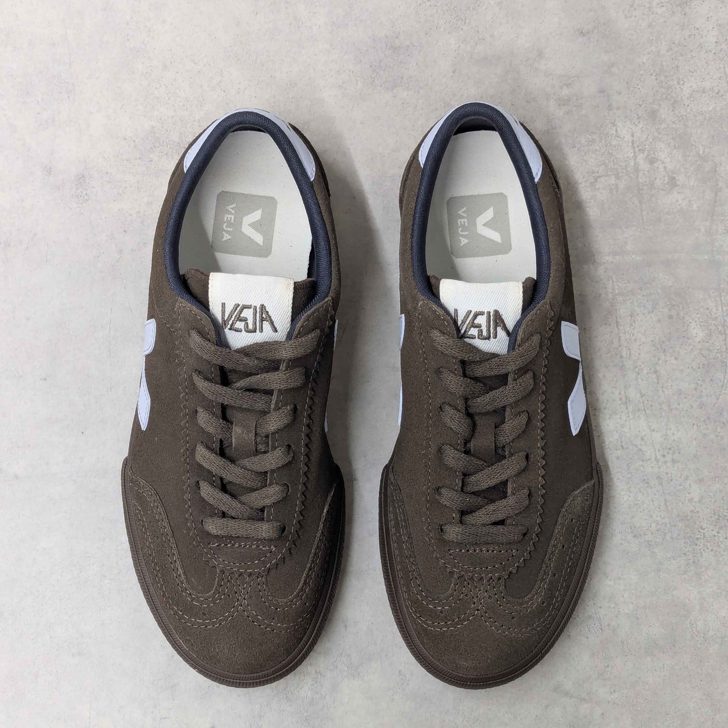 スニーカー VOLLEY