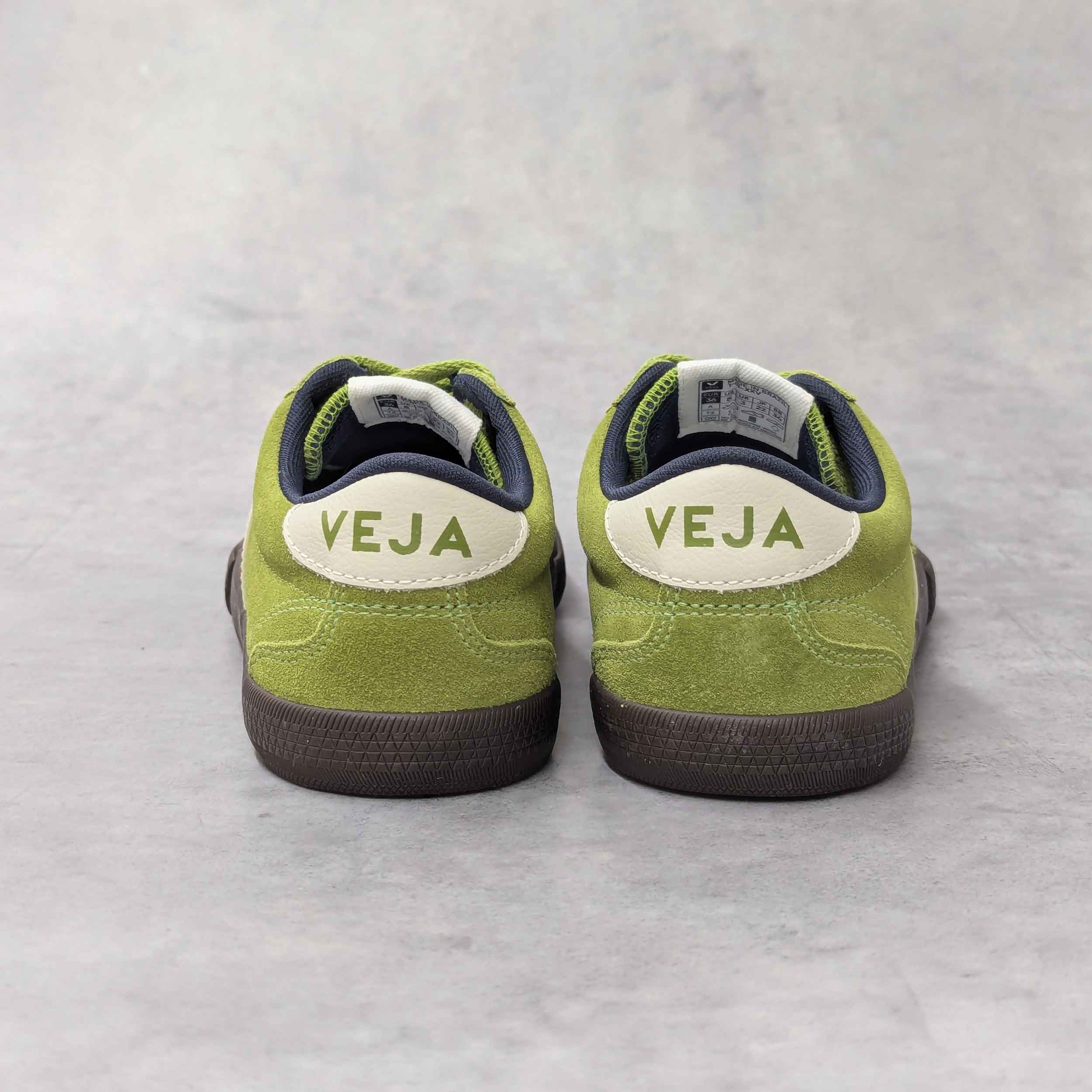 スニーカー VOLLEY